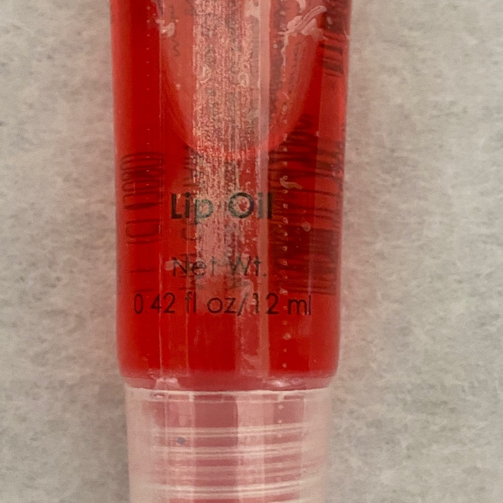 I.n.t lip oil